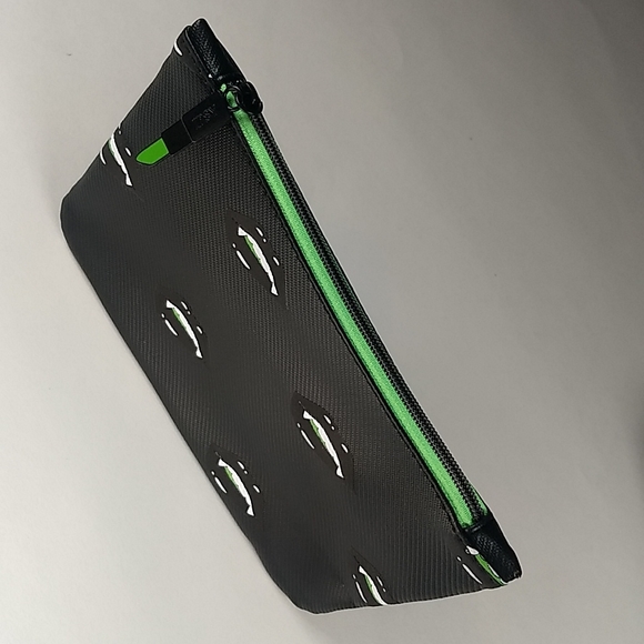 IPSY Vampire zipper Glam Bag - Picture 7 of 16